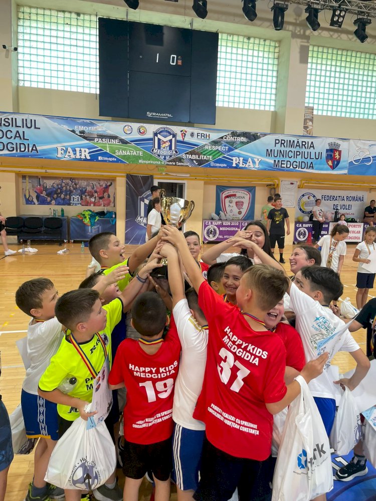 Cupa “Medgidiei”: Un Weekend Plin de Energie și Handbal la Sala Sporturilor „Iftimie Ilisei”