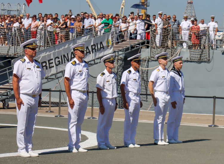 Ministrul apărării naționale, Angel Tîlvăr, alături de prim-ministrul României Marcel Ciolacu, a participat joi, 8 august, în portul militar Constanța, la ceremonia de întoarcere în țară a navei-școală „Mircea”.