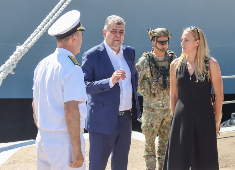 Ministrul apărării naționale, Angel Tîlvăr, alături de prim-ministrul României Marcel Ciolacu, a participat joi, 8 august, în portul militar Constanța, la ceremonia de întoarcere în țară a navei-școală „Mircea”.