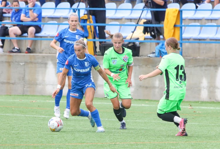 Superliga feminină, etapa 2: Farul - Vasas Odorhei 7-0 - Galerie Foto